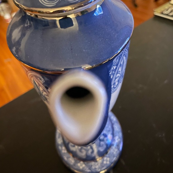 Beautiful Set of Bombay Company Teapot, Sugar bowl and Three mugs/cups. - Picture 2 of 9